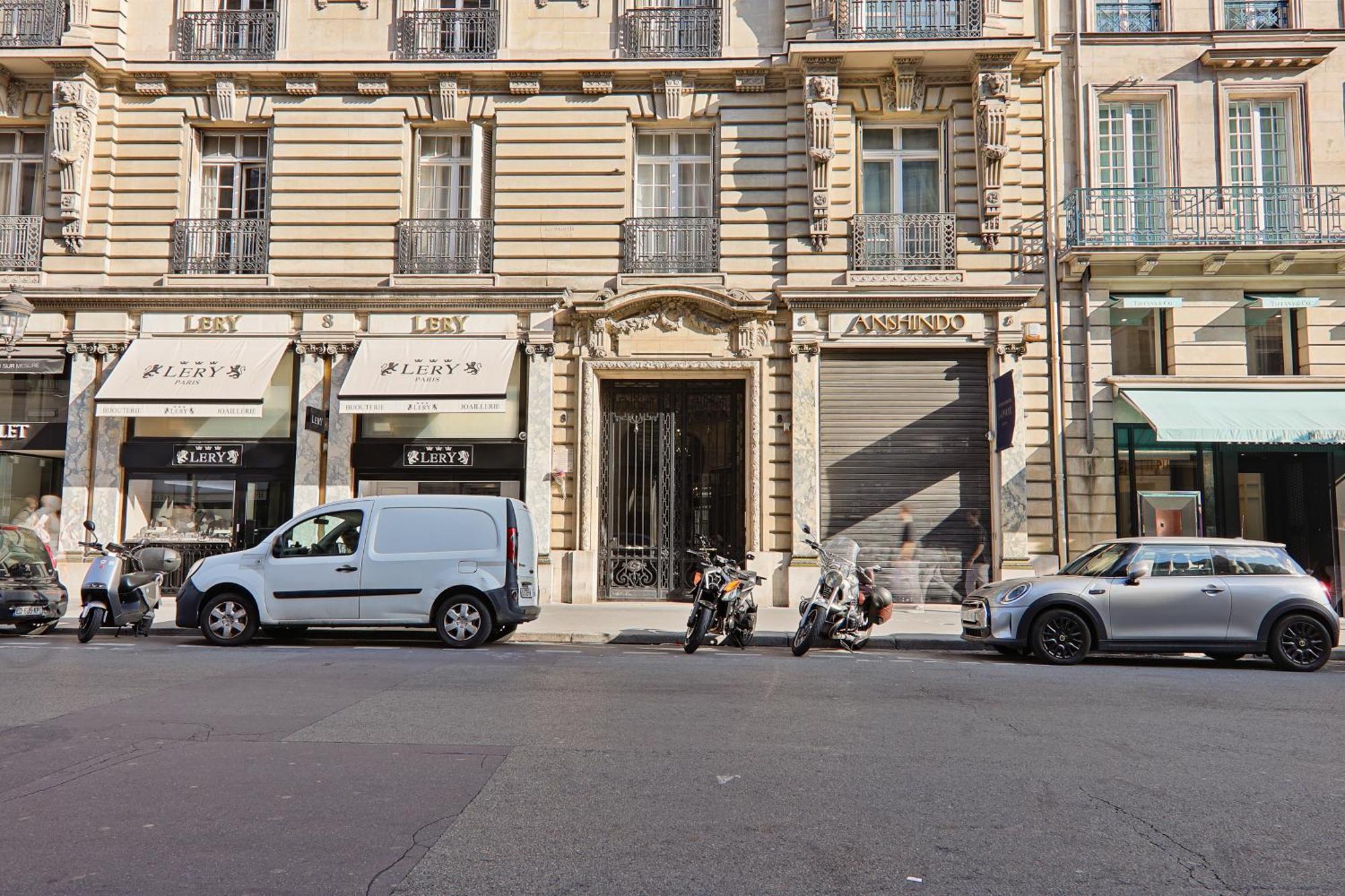 Quartier Rue De La Paix Free Netflix * Parijs